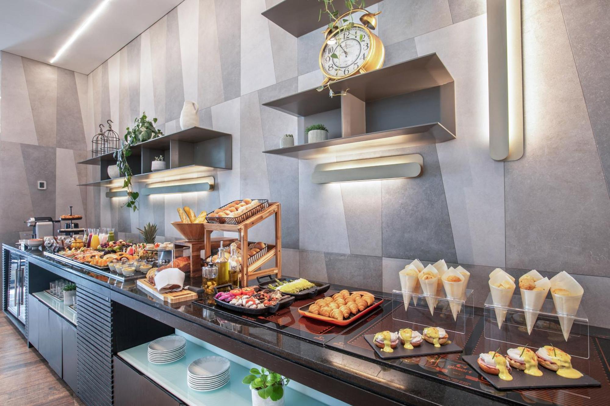 Melia Jardim Europa Hotell São Paulo Exteriör bild A buffet at a hotel