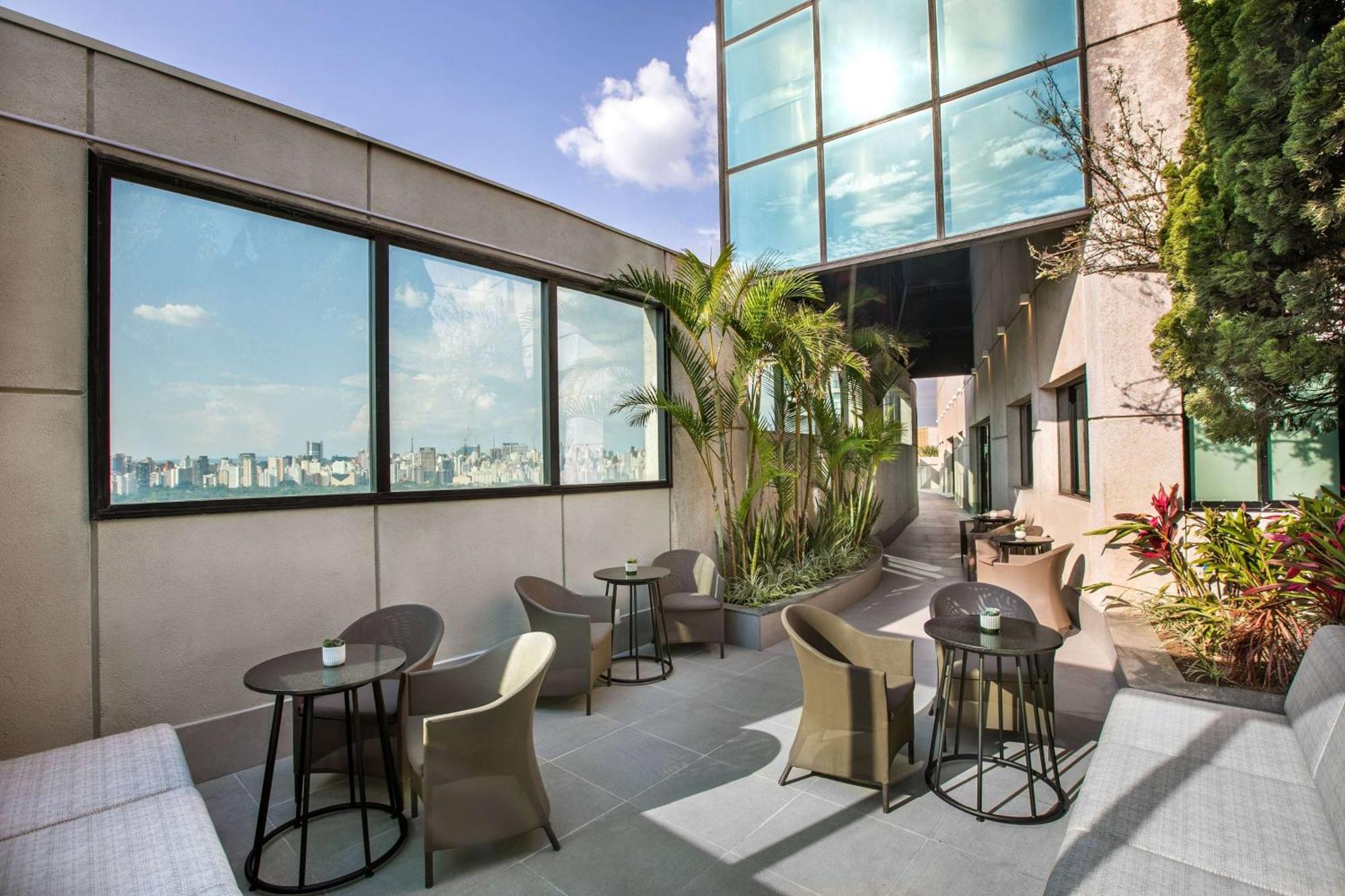 Melia Jardim Europa Hotell São Paulo Exteriör bild The rooftop lounge at the hotel